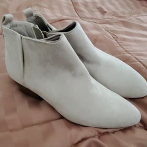 Old Navy Pointed Toe Heels